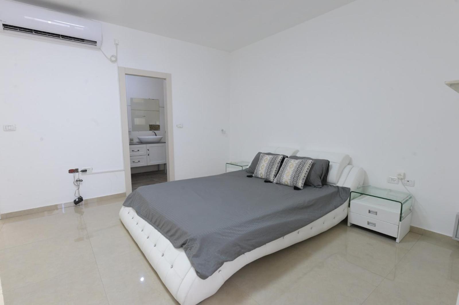 Serenity Apartment *