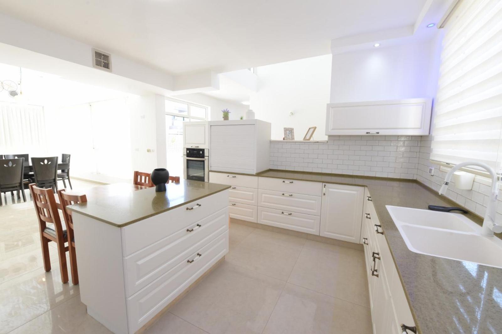 Serenity Apartment *